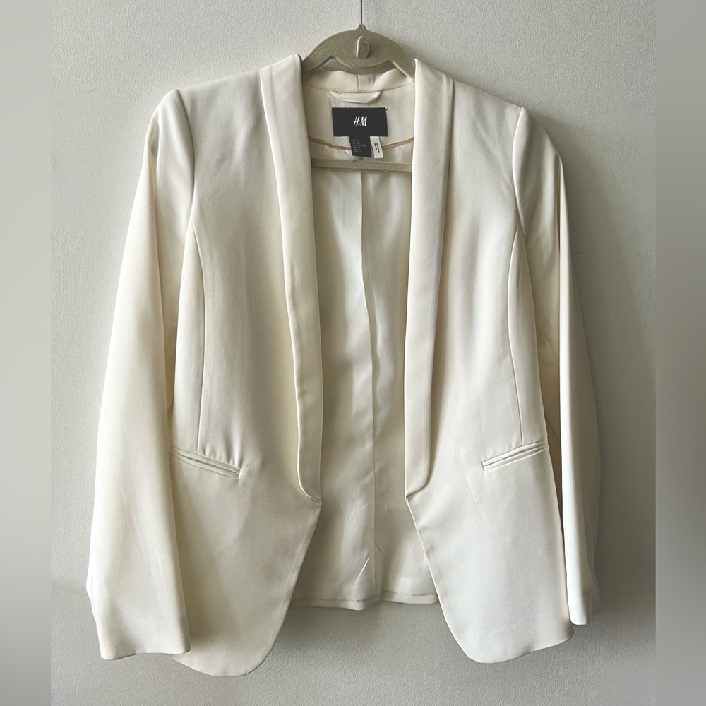 H&M Ivory Women’s Chic Tailored Blazer
